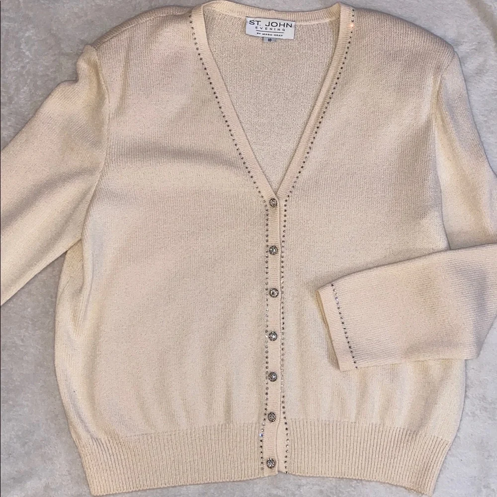 St. John Evening cream v-neck cardigan rhinestone strum & buttons Sz 10